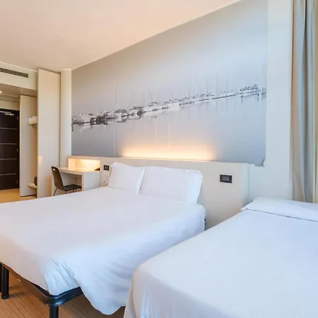 B&B Hotel Ravenna Otel 3*