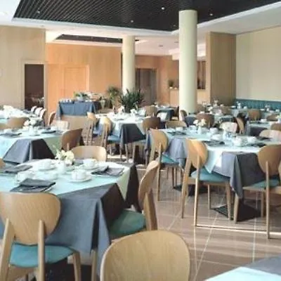 فندق مبيت وإفطار رافينا