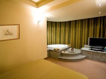 B&B Hotel Ravenna Otel 3*